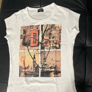 Love London T-shirt, NWOT, women’s small, graphic Tee